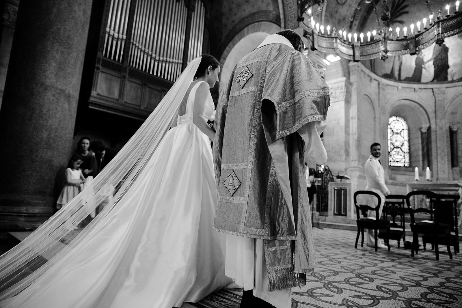 Photographe de mariage Lyon presqu'île Basilique Saint Jean Lyon