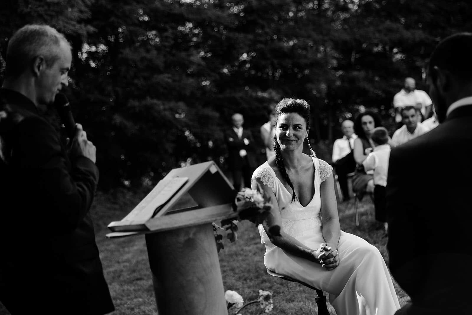 photographe de mariage Saint Etienne émotion joie bonheur cérémonie laique mariage champêtre