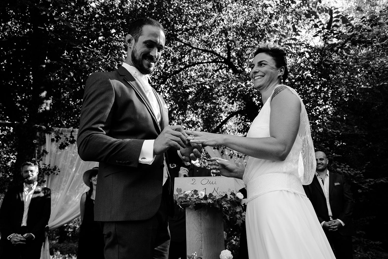 photographe de mariage Saint Etienne émotion joie bonheur cérémonie laique mariage champêtre