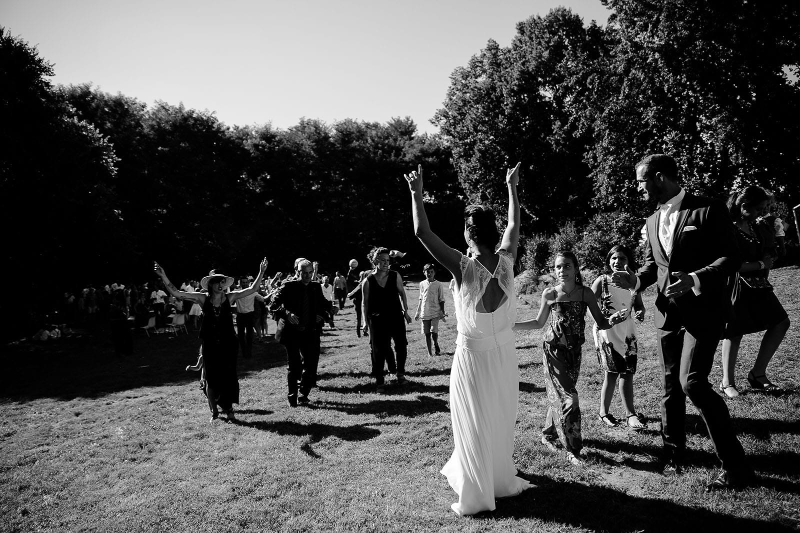 photographe de mariage Saint Etienne émotion joie bonheur noir et blanc