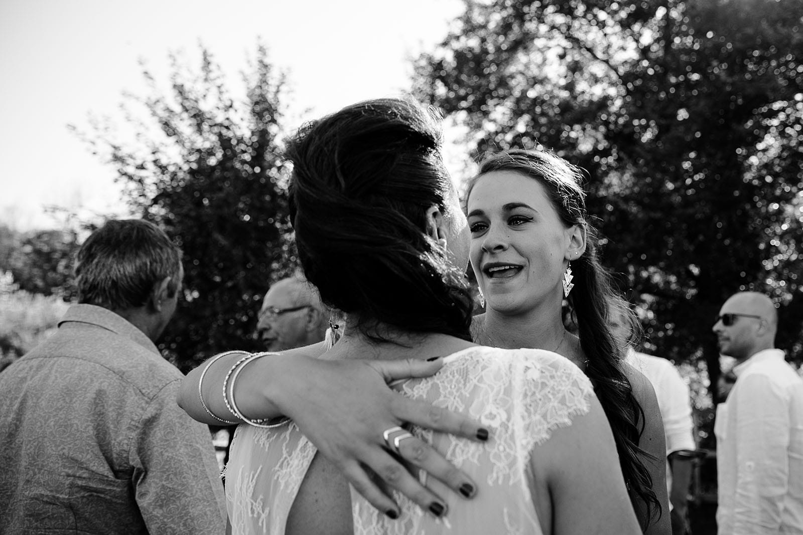 photographe de mariage Saint Etienne émotion joie bonheur noir et blanc