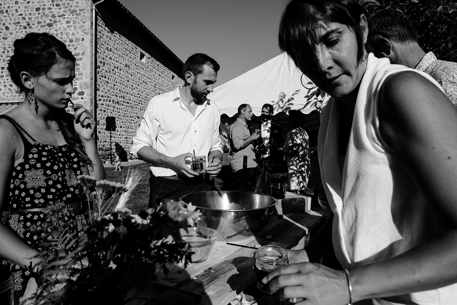 photographe de mariage Saint Etienne émotion joie bonheur noir et blanc