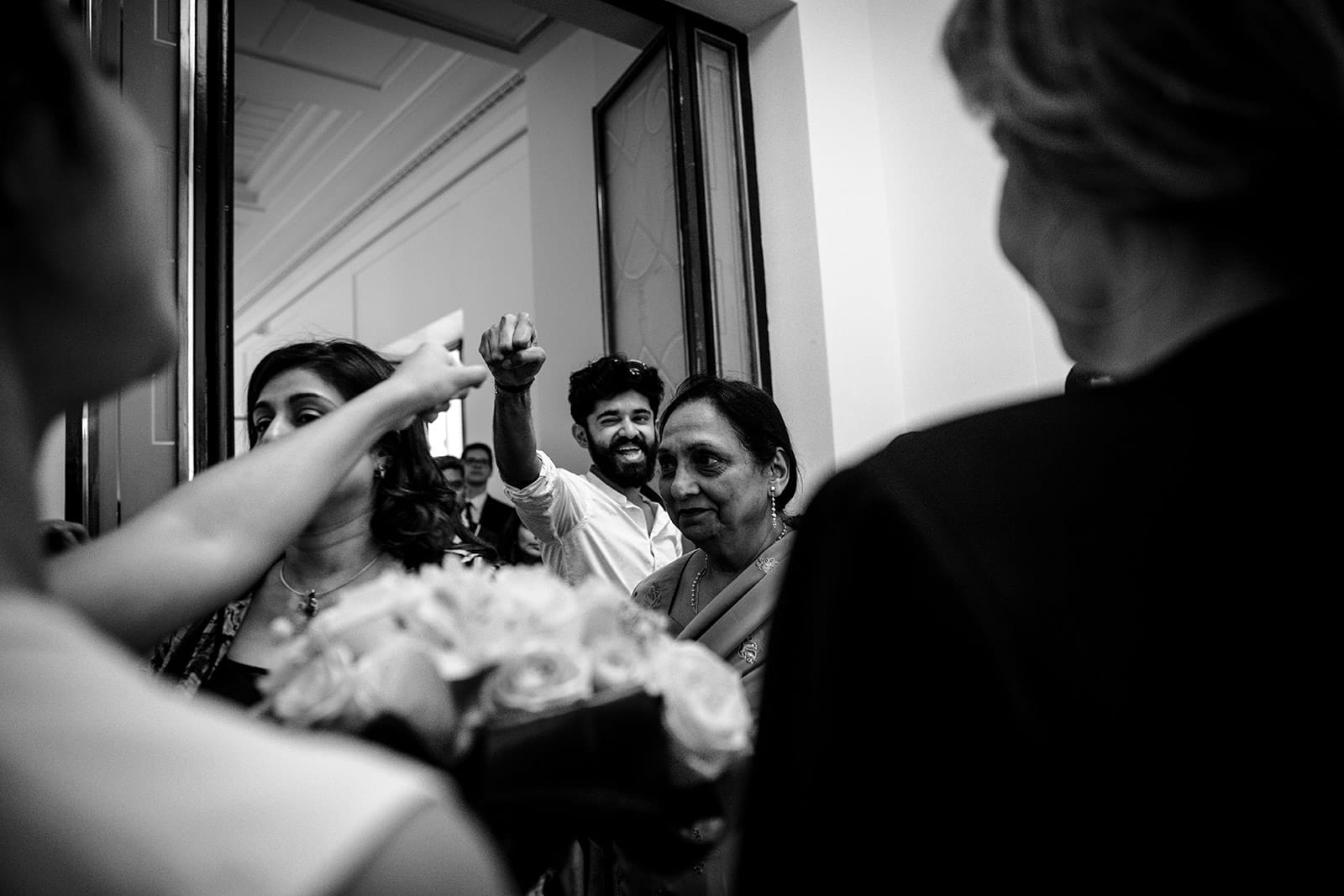 Photographe de mariage intime Paris Puteaux