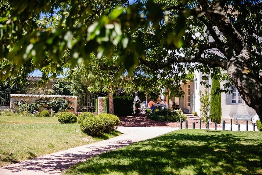 Mariage au domaine la Javernière Villié Morgon printemps Castille ALMA photographe