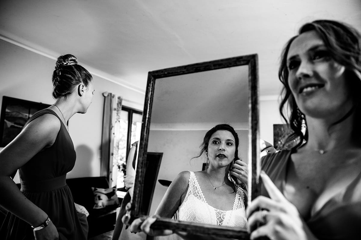 Photographe Mariage dans une maison familiale en Isère Castille ALMA photographe de mariage montagne, photographe de mariage Isère, photographe de mariage authentique