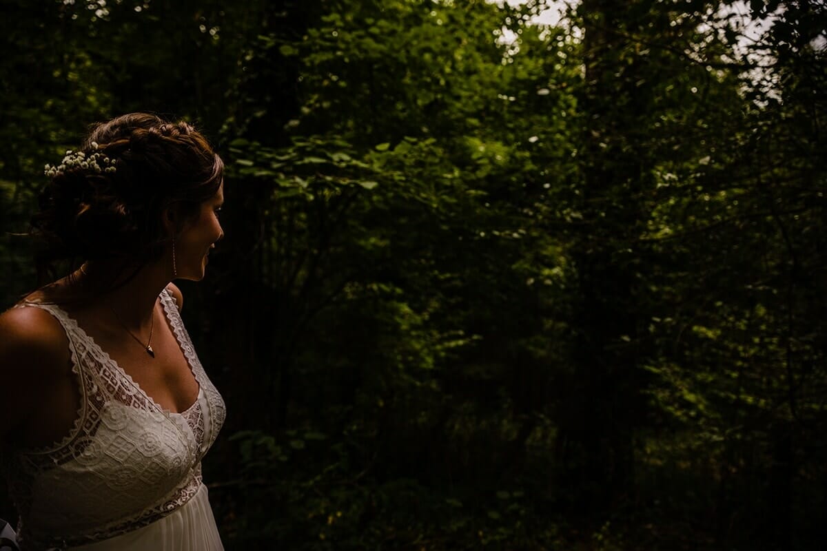 Photographe Mariage dans une maison familiale en Isère Castille ALMA photographe de mariage montagne, photographe de mariage Isère, photographe de mariage authentique