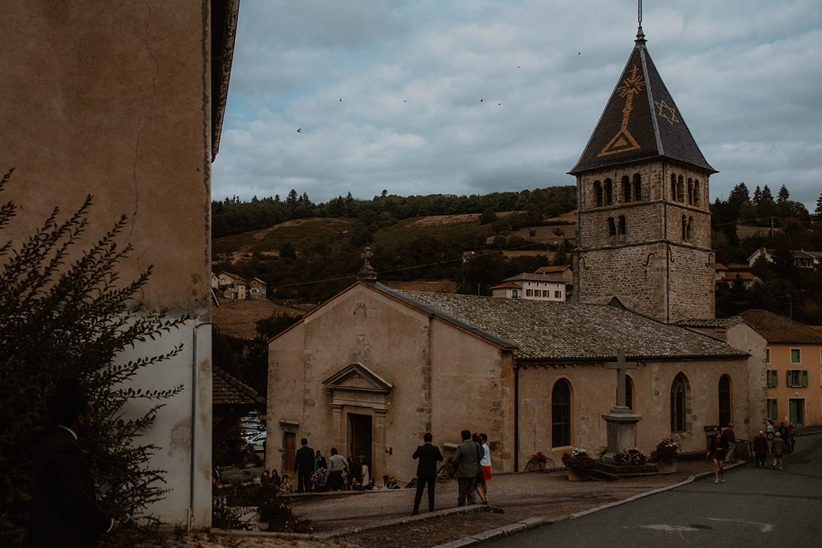 Photographe Mariage dans une maison familiale en Isère Castille ALMA photographe de mariage montagne, photographe de mariage Isère, photographe de mariage authentique