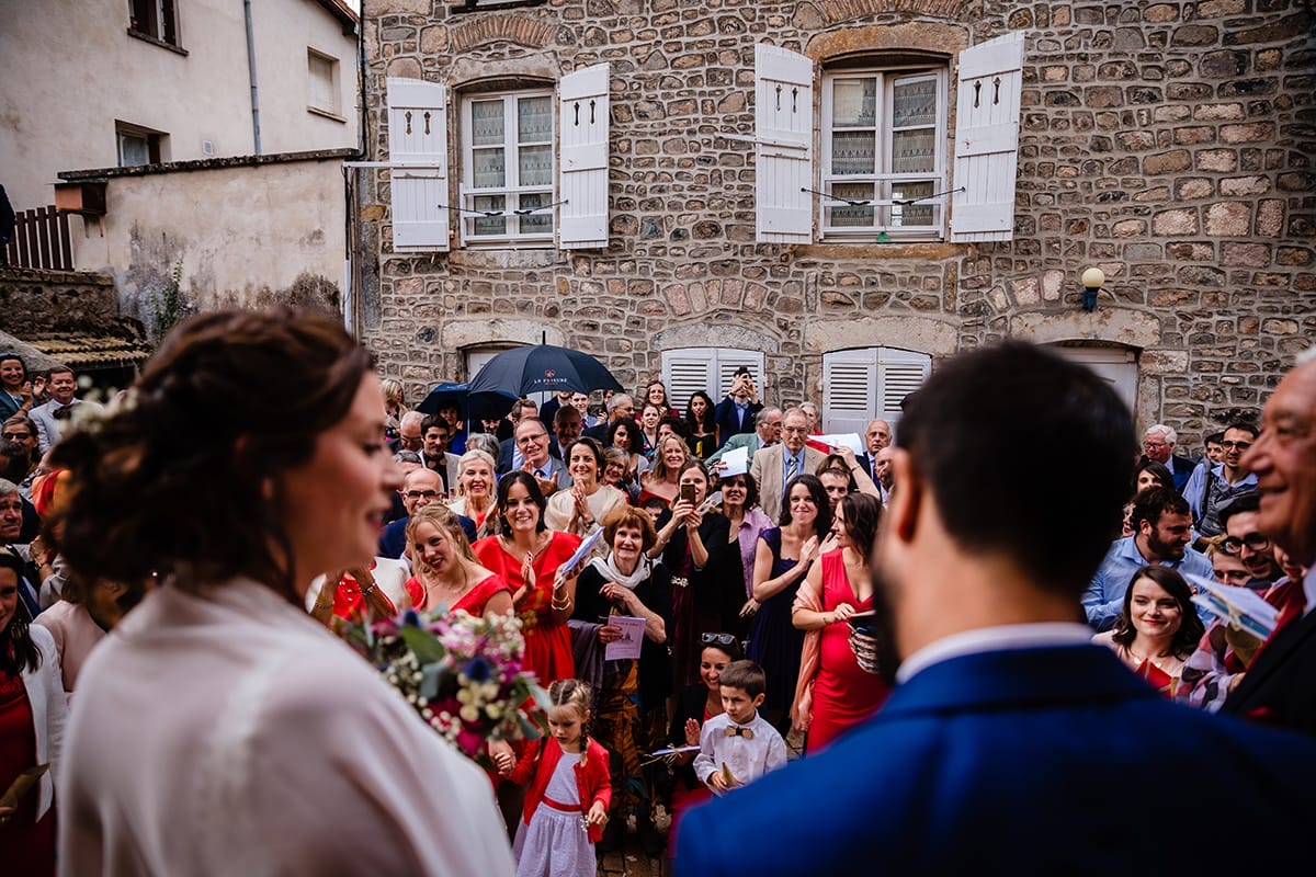 Photographe Mariage dans une maison familiale en Isère Castille ALMA photographe de mariage montagne, photographe de mariage Isère, photographe de mariage authentique