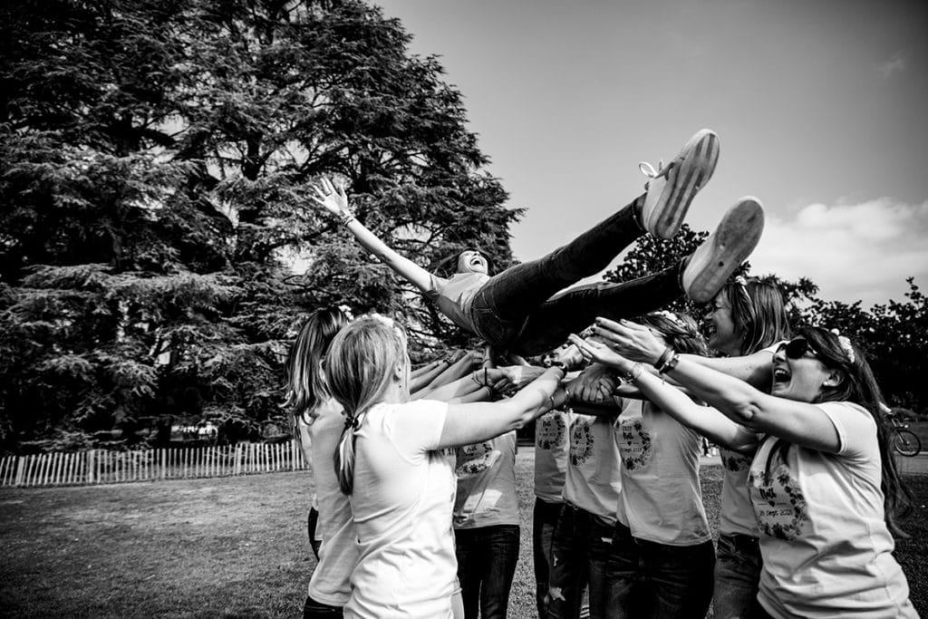 Photographe Lyon séance photo entre amies Enterrement de vie de jeune fille Castille ALMA photographe de mariage et EVJF Lyon Genève Gustavia