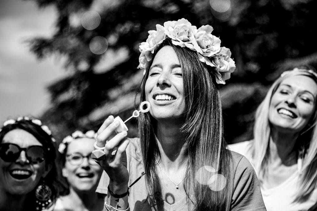 Photographe Lyon séance photo entre amies Enterrement de vie de jeune fille Castille ALMA photographe de mariage et EVJF Lyon Genève Gustavia