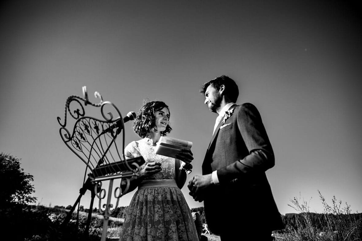 Photographe de mariage au domaine de Duby Riotord. Castille ALMA meilleur photographe de mariage et de reportage de mariage au Domaine de Duby Riotord.