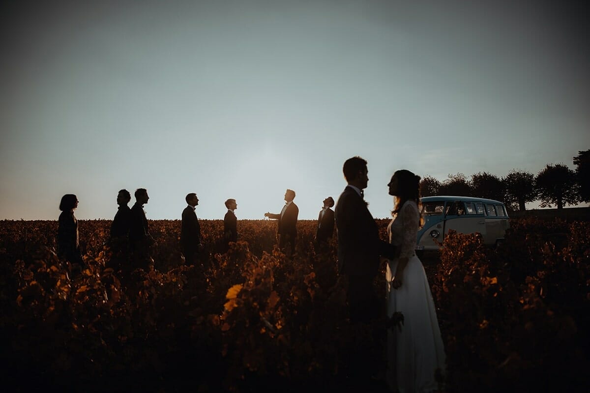 Photographe de mariage au Domaine Morgon la Javernière en automne Castille ALMA meilleur photographe de mariage au domaine de la Javernière.