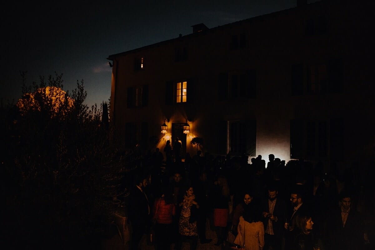Photographe de mariage au Domaine Morgon la Javernière en automne Castille ALMA meilleur photographe de mariage au domaine de la Javernière.