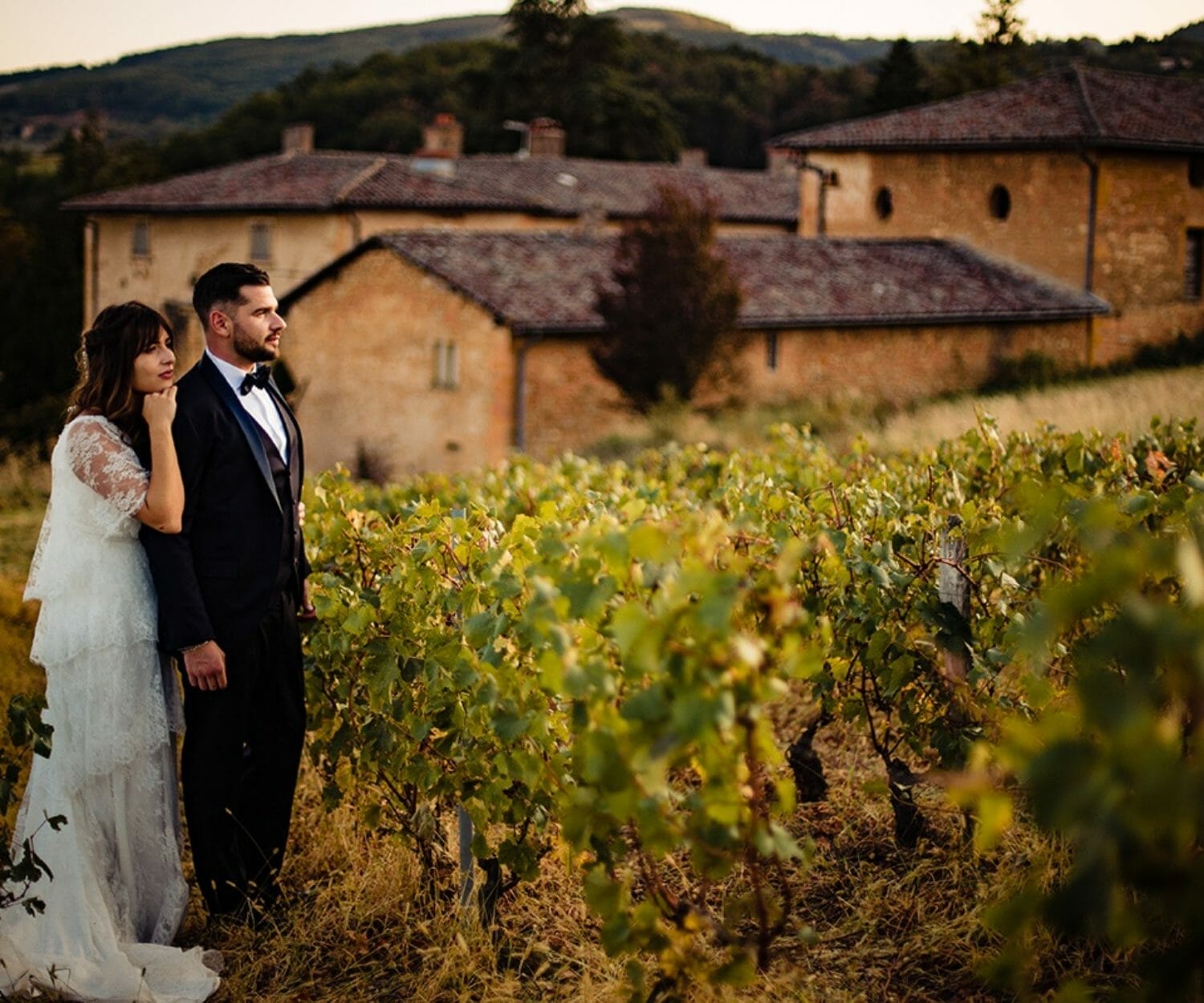 Mariage au Manoir de la garde par Castille ALMA photographe. Photo de couple mariage au Manoir de la Garde