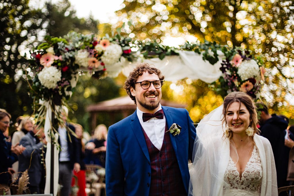 Photographe de mariage laïc Domaine de Grand Maison. Castille Alma photographe de mariage Isère, Rhône. Photos de couple.
