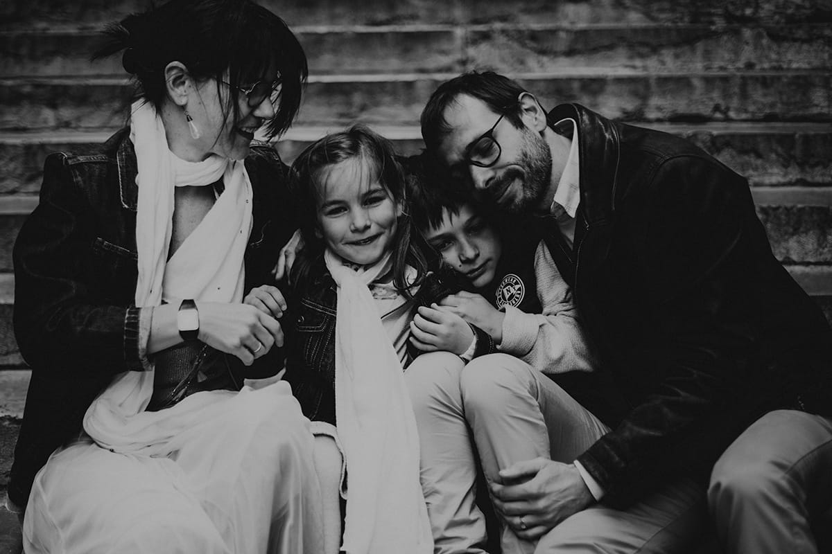 Séance photo famille. Photographe famille LYON GENÈVE NICE. Castille ALMA.