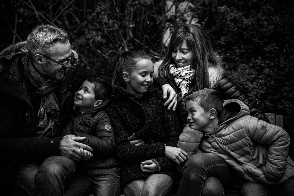 SÉANCE PHOTO FAMILLE VIEUX LYON. Castille ALMA photographe de famille.
