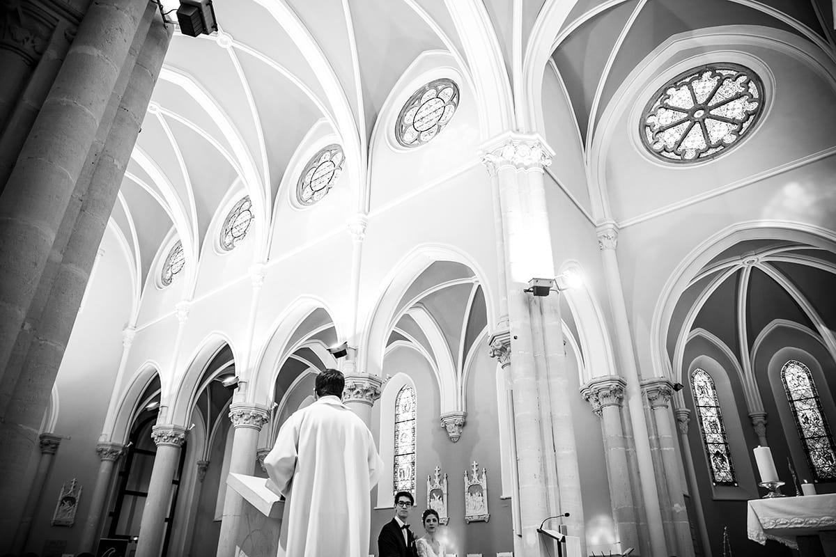 Mariage en hiver au Manoir de la Garde. Castille ALMA photographe de mariage. Eglise de l'immaculée conception de Caluire.