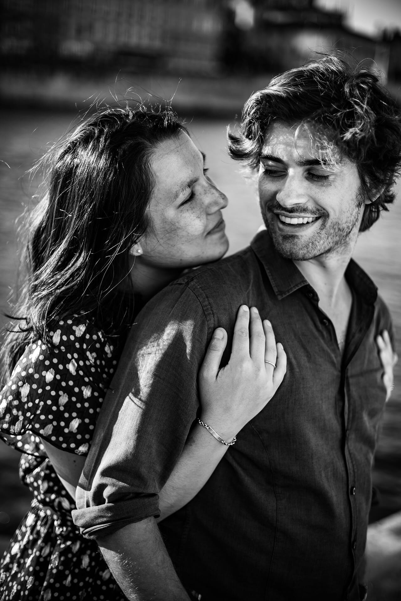 Love session Vieux Lyon. Castille ALMA photographe de mariage Lyon.