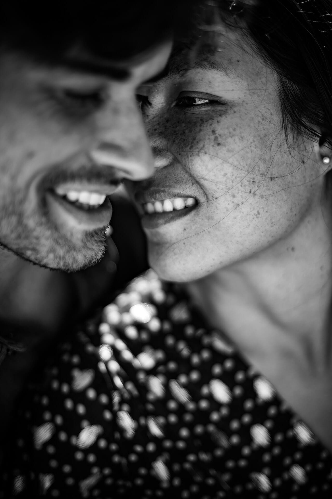 Love session Vieux Lyon. Castille ALMA photographe de mariage Lyon.