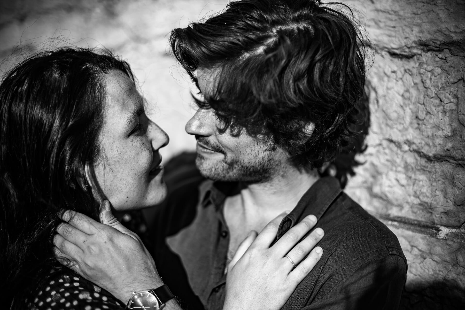 Love session Vieux Lyon. Castille ALMA photographe de mariage Lyon.