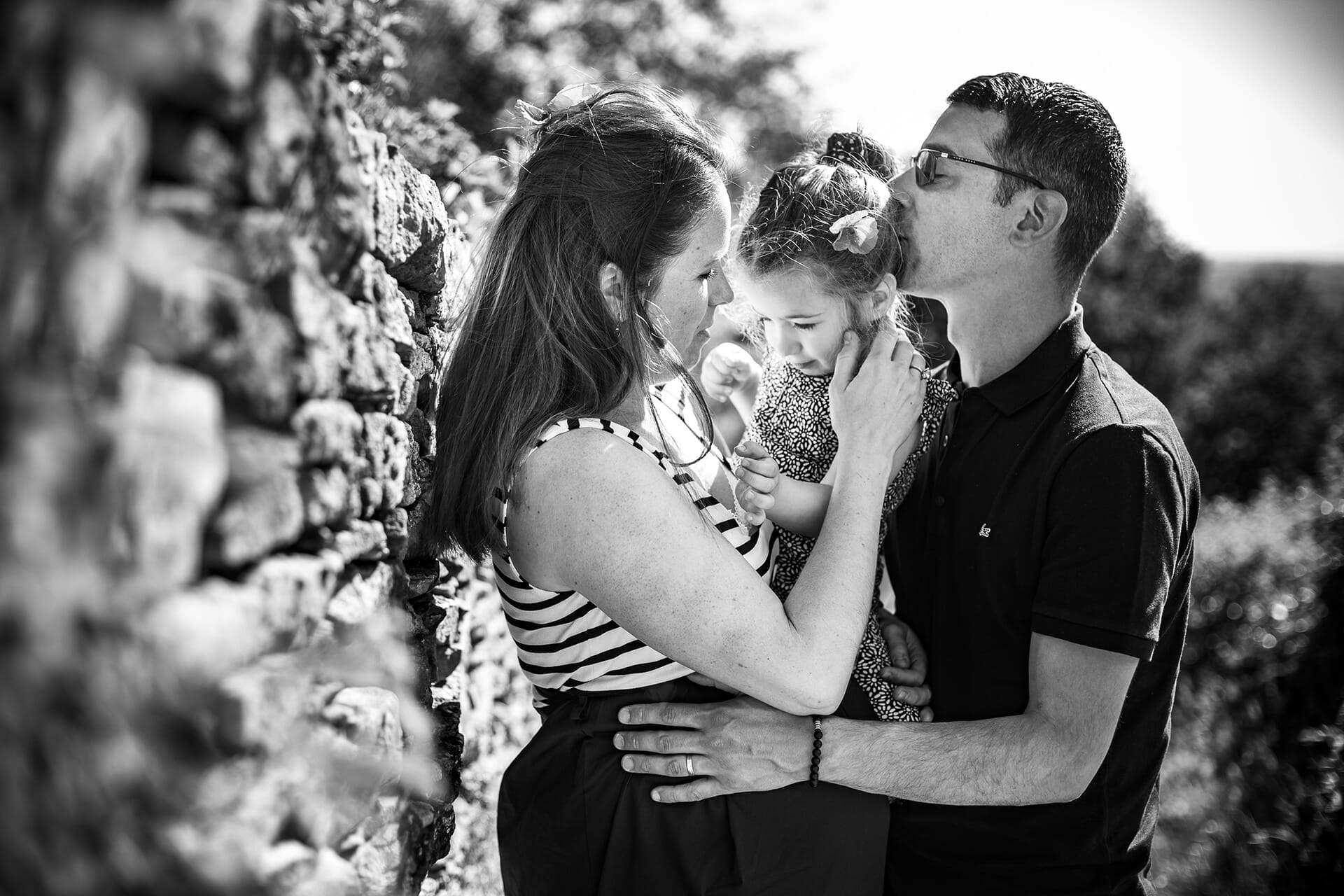 SÉANCE PHOTO MATERNITE Grossesse Lyon Polyemieux. Castille ALMA photographe de famille.