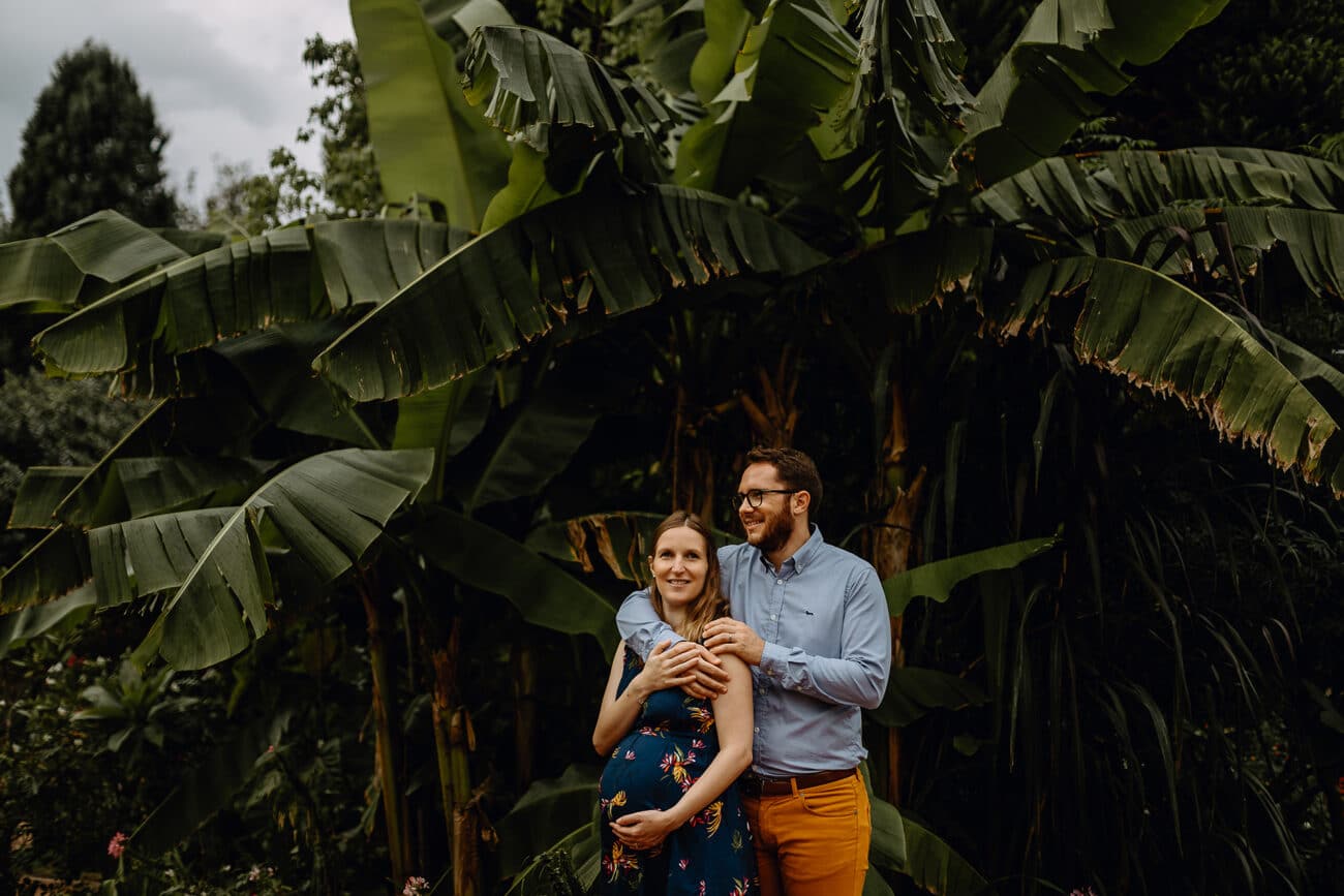 Séance photo grossesse studio Lyon. Castille ALMA photographe de famille à Lyon