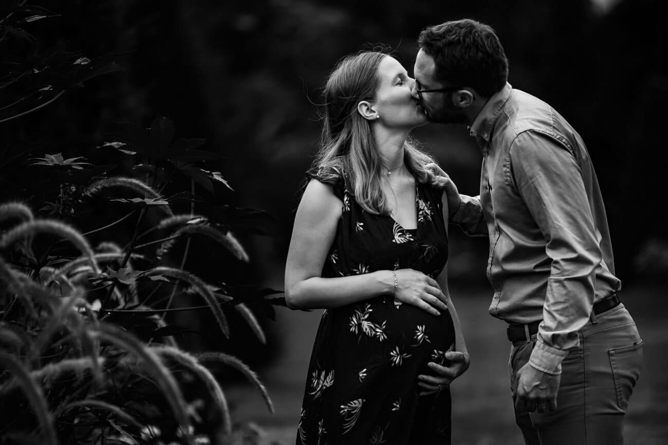 Séance photo grossesse studio Lyon. Castille ALMA photographe de famille à Lyon