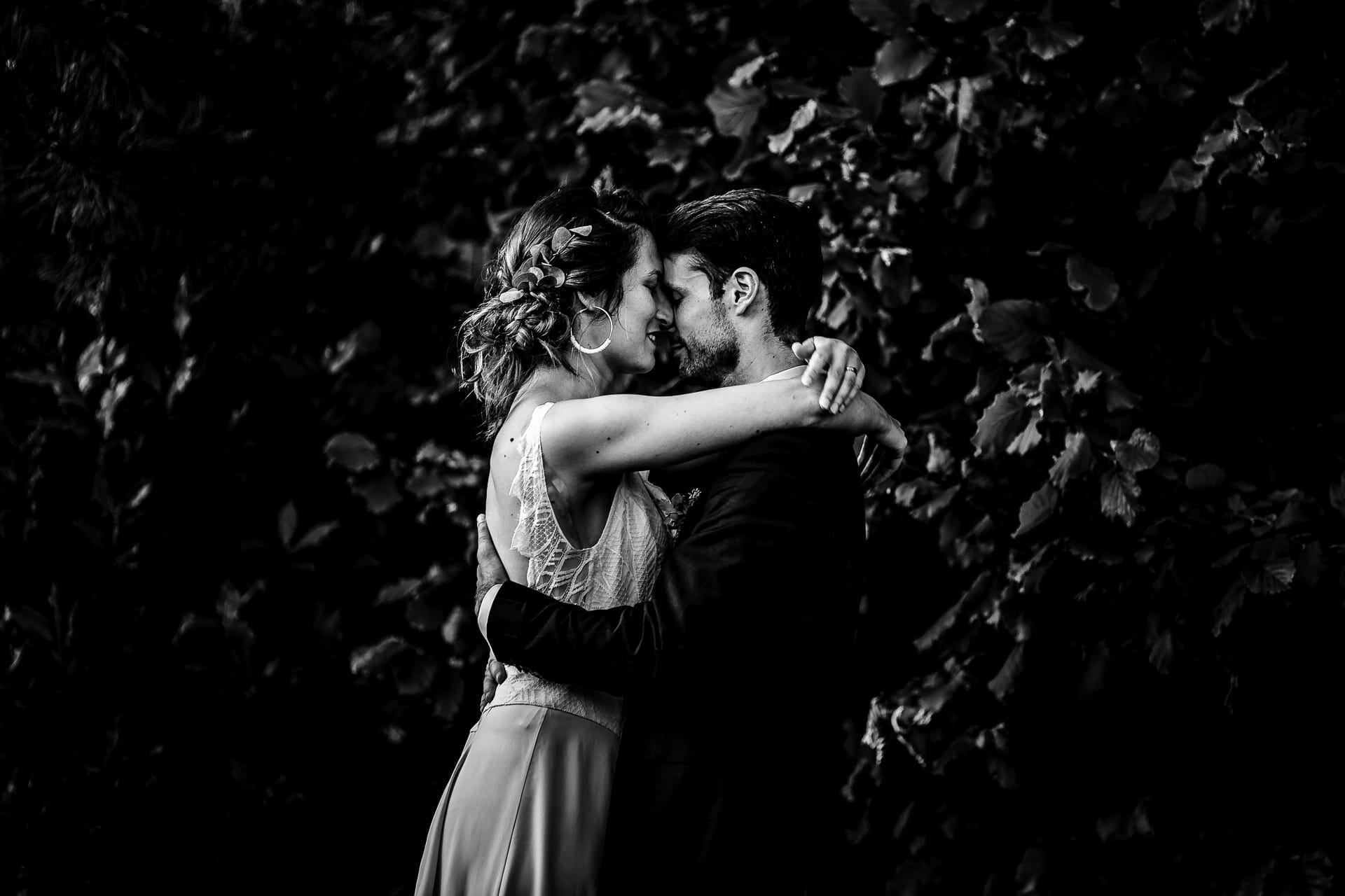 Meilleur photographe de mariage au Gite de la Batie. Reportage de mariage Castille ALMA