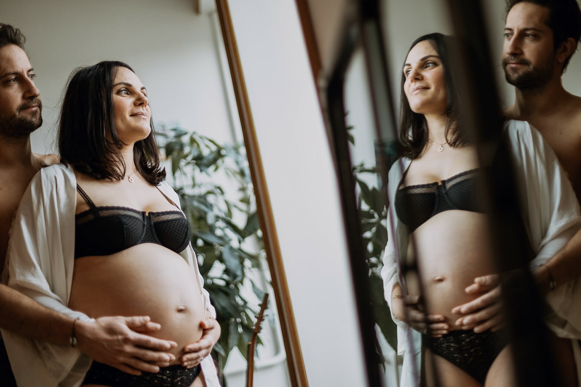 Séance photo grossesse chez vous. Castille ALMA photographe de grossesse à domicile.