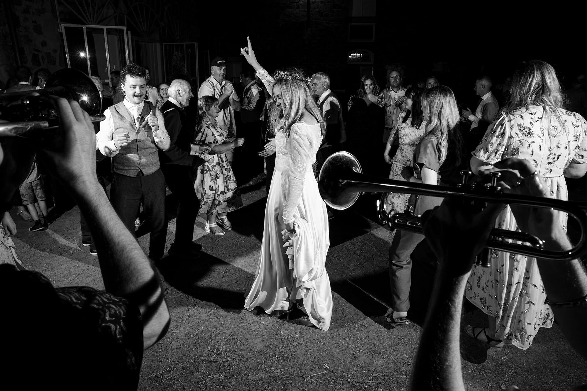 Photographe mariage laic Chateau de Gaudras Ardèche @castillealma