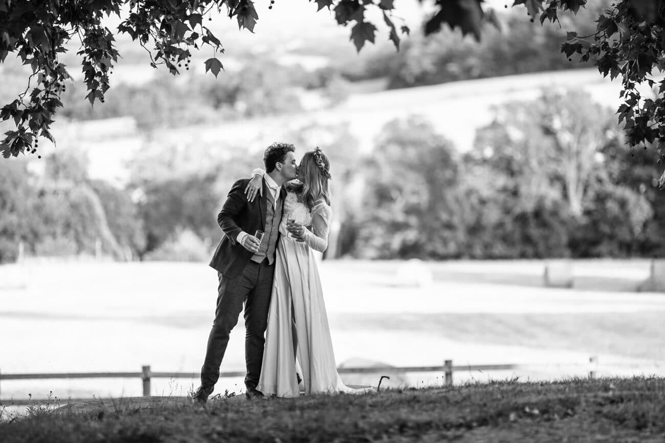 Photographe mariage laic Chateau de Gaudras Ardèche @castillealma