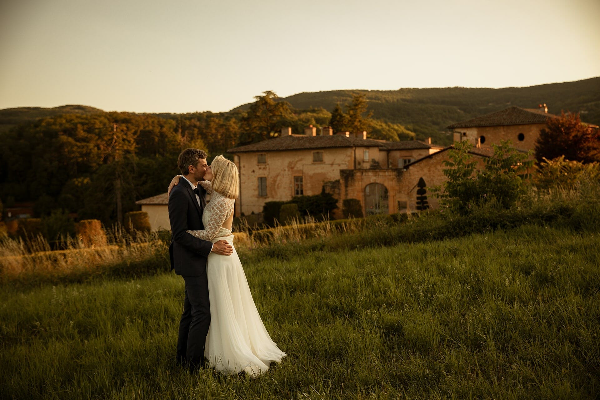 Photographe mariage Lyon Etre plus qu'une belle mariée. @Castillealma photographe de mariage dans le beaujolais