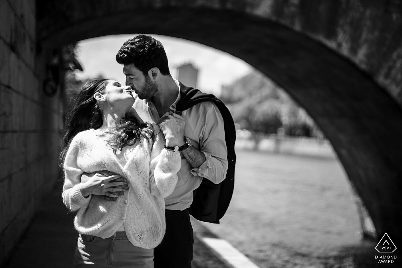 love session séance photo de couple Meilleur photographe de mariage à Lyon 2023