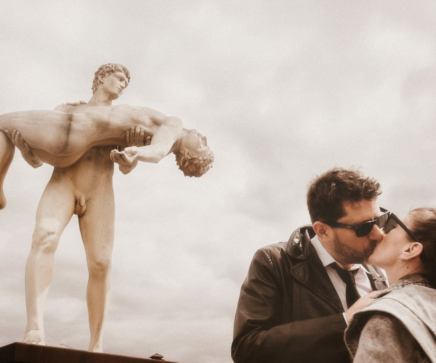 Pourquoi Engager 2 Photographes pour son mariage ! Castille Alma & David Pommier