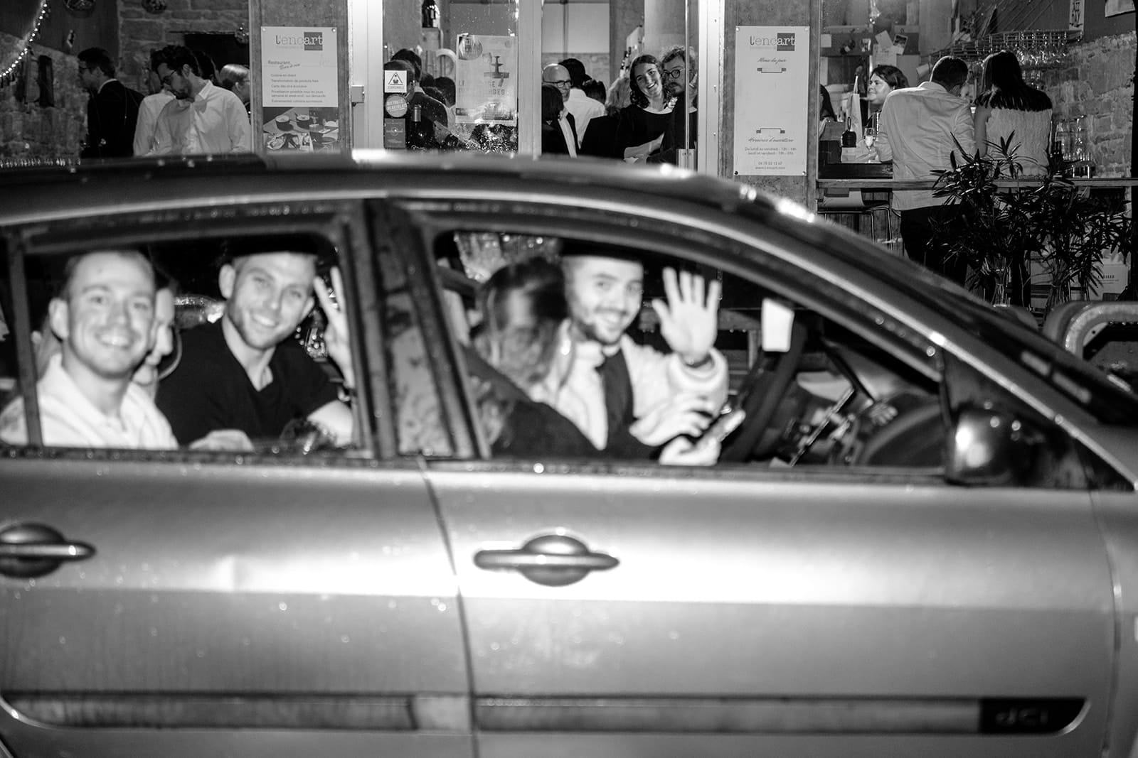 Castille ALMA photographe de mariage Lyon 2 Le resto à coté de chez vous