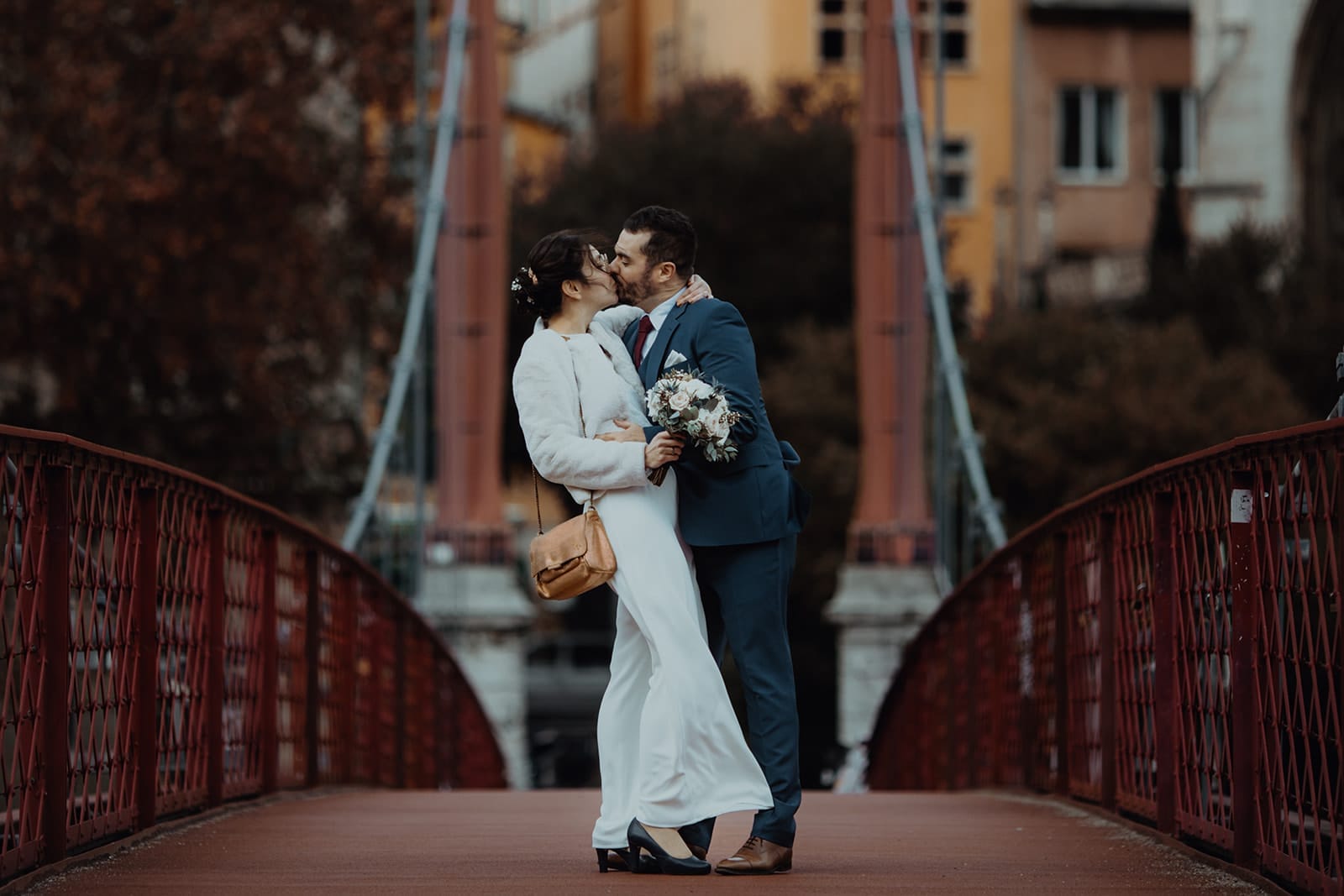 Castille ALMA photographe de mariage Lyon 2 passerelle St george