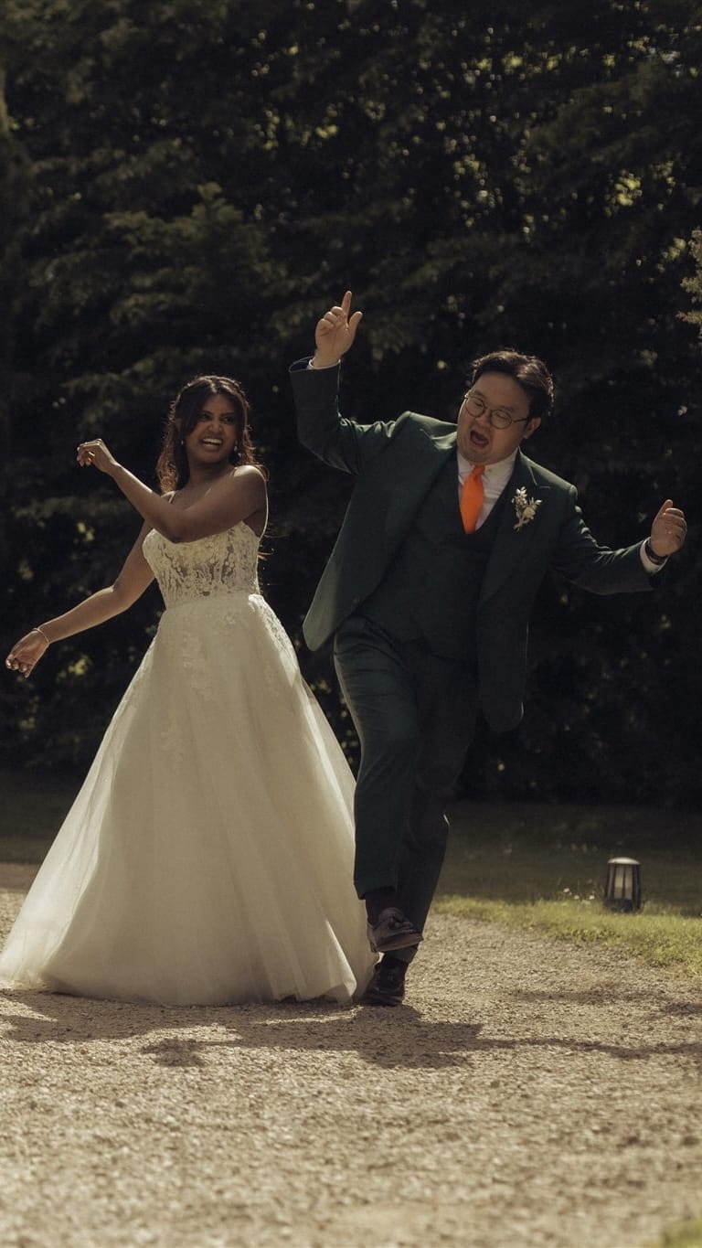 Vidéaste mariage Lyon Castille Alma + David Pommier – Reel intense et émouvant entre les mariés , une journée de mariage pleine de folie, de rire et de lacher prise.