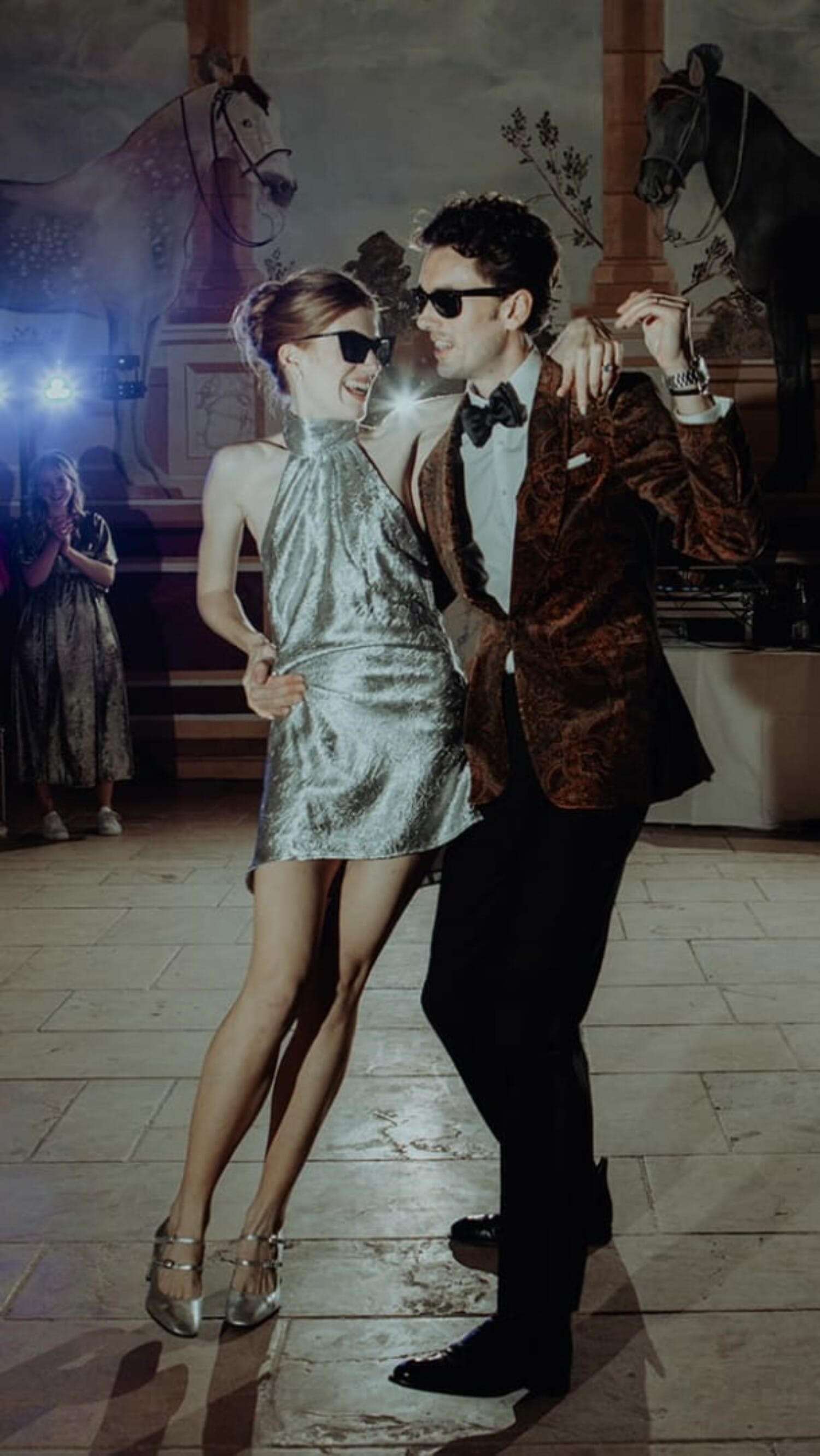 Vidéaste mariage Lyon Castille Alma + David Pommier – Reel intense et émouvant entre les mariés , une journée de mariage pleine de folie, de rire et de lacher prise.
