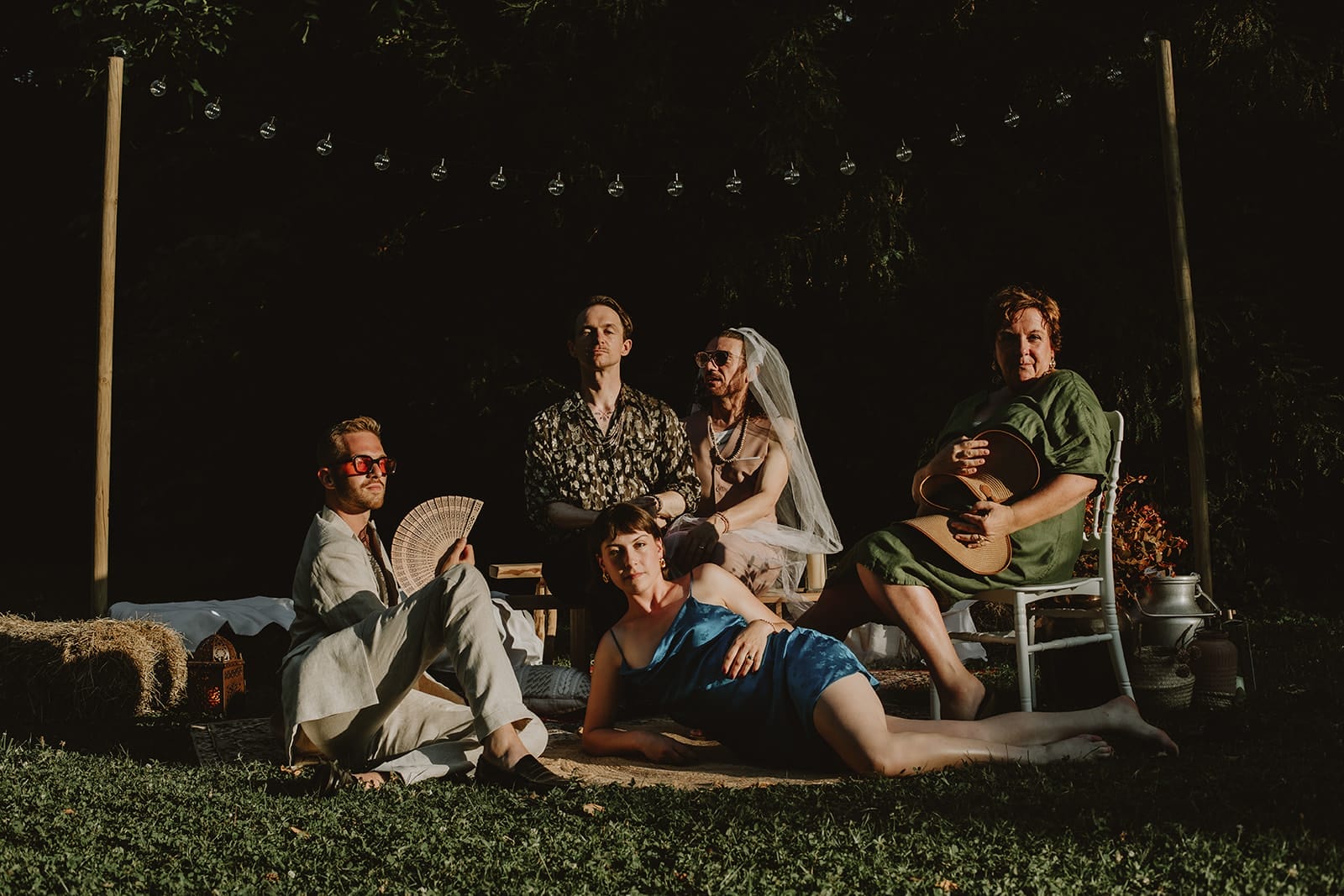 Close-up interaction of the couple, showing how how to make wedding group photos fun also means capturing intimacy.
